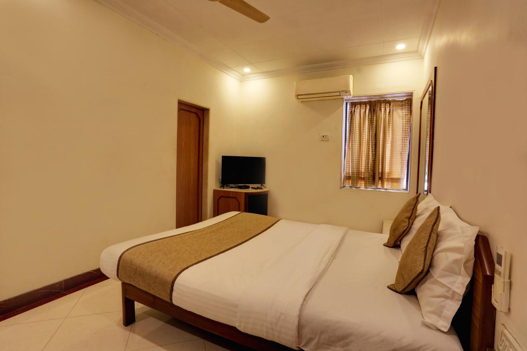 Accord Hotel Mumbai Exterior foto