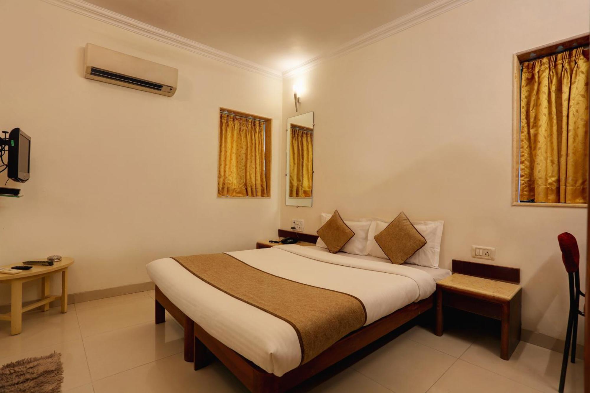 Accord Hotel Mumbai Exterior foto