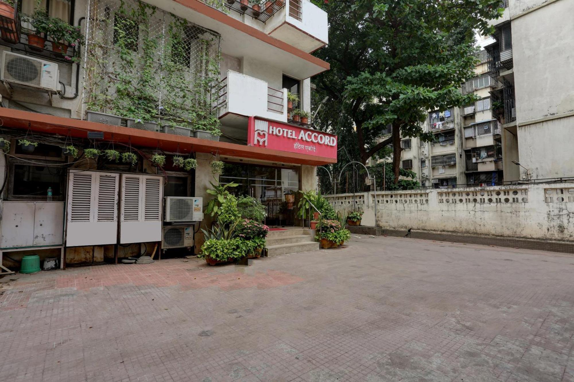 Accord Hotel Mumbai Exterior foto
