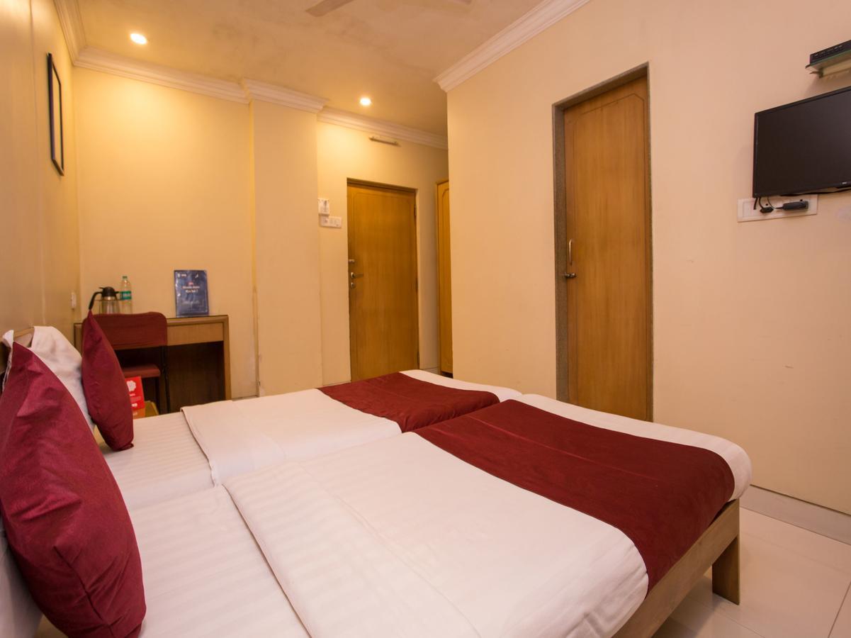 Accord Hotel Mumbai Exterior foto